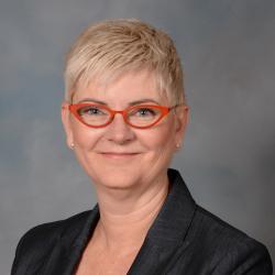 Carolyn McIntyre